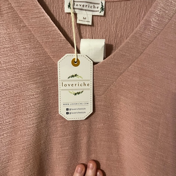 Pretty pink tunic. So cute with leggings. Never been worn. pm for more info❤️ - Picture 2 of 5